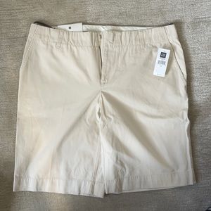 Gap. Classic Bermuda Shorts. NWT